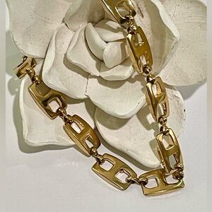 Vintage Gild Tone 7” Chain Link Bracelet. Retro Vibe. Light Wear